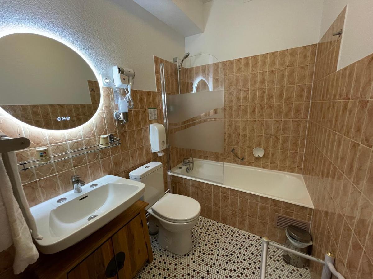 Balzac Hotel Restaurant Fougères Kültér fotó